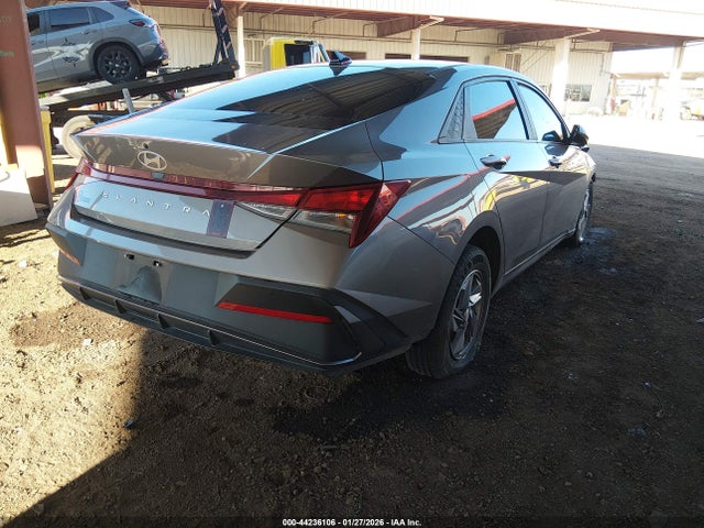 KMHLL4DG4RU657081 Hyundai ELANTRA SE