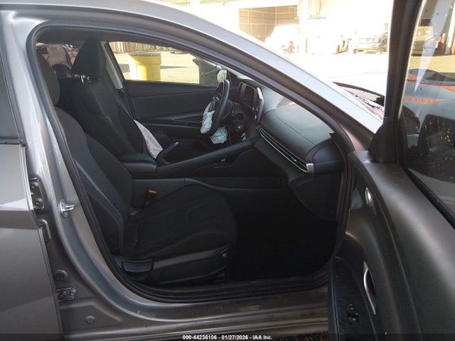 KMHLL4DG4RU657081 Hyundai ELANTRA SE