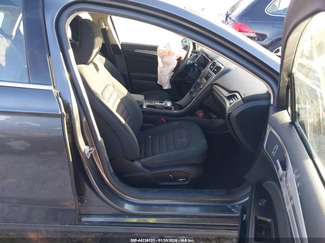 3FA6P0H7XHR327546 Ford FUSION SE