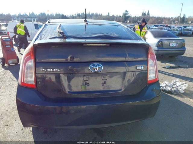 Toyota Prius Three 2014 JTDKN3DU4E1781289 Image 16