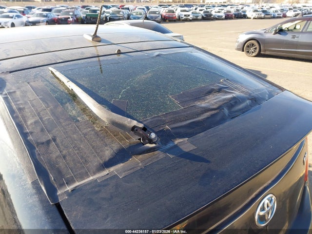 Toyota Prius Three 2014 JTDKN3DU4E1781289 Image 17