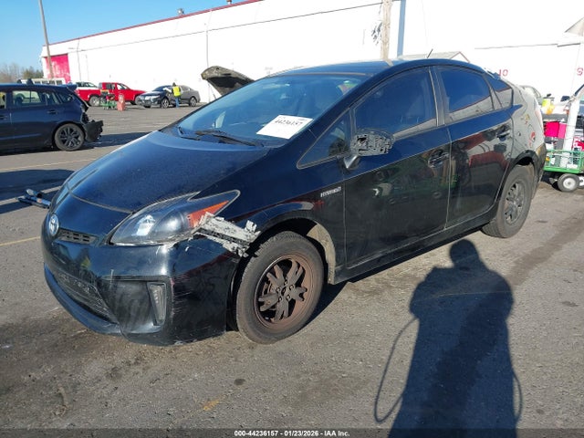 Toyota Prius Three 2014 JTDKN3DU4E1781289 Image 2