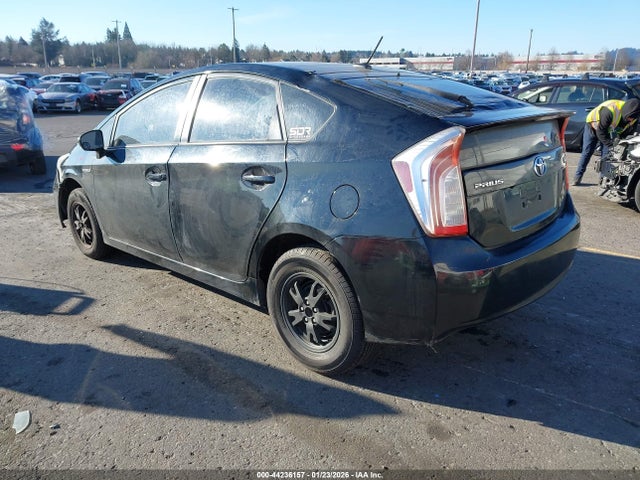 Toyota Prius Three 2014 JTDKN3DU4E1781289 Image 3