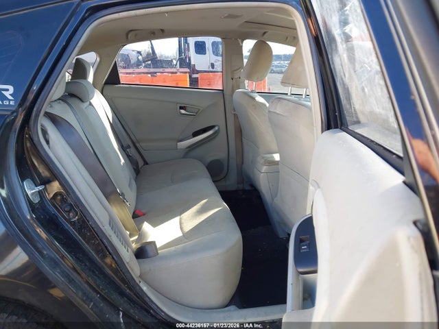 Toyota Prius Three 2014 JTDKN3DU4E1781289 Image 8