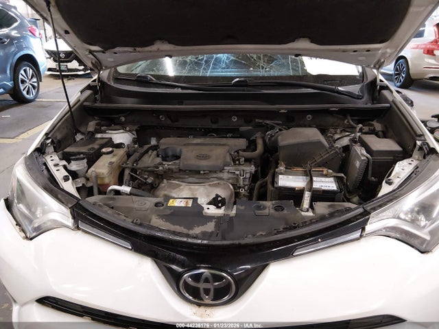 Toyota Rav4 Xle 2017 JTMRFREV1HD211176 Image 10