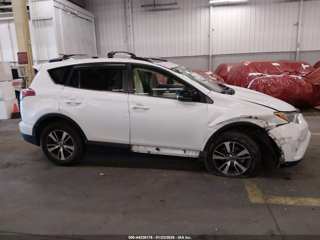 Toyota Rav4 Xle 2017 JTMRFREV1HD211176 Image 14