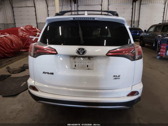 Toyota Rav4 Xle 2017 JTMRFREV1HD211176 Image 17