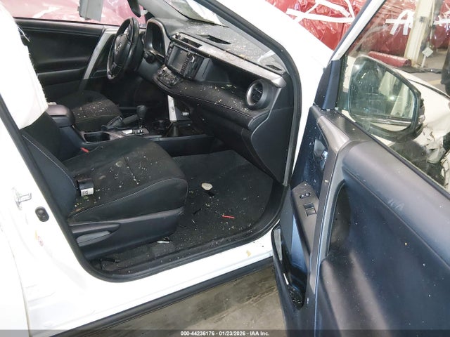 Toyota Rav4 Xle 2017 JTMRFREV1HD211176 Image 5