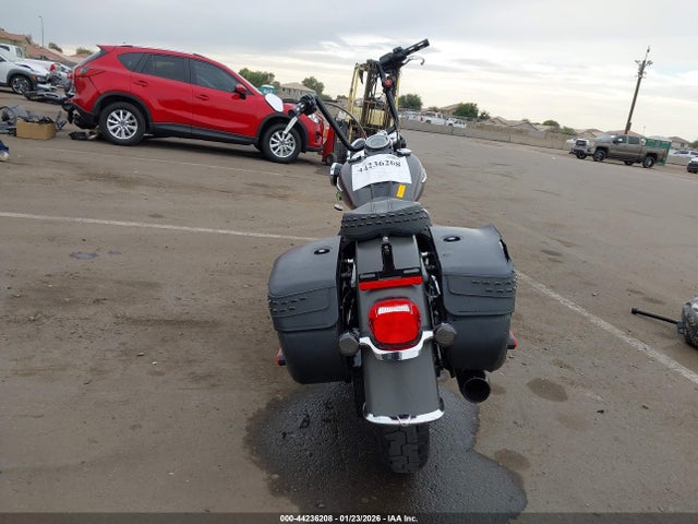 2018 HARLEY-DAVIDSON FLHCS 1HD1YBK17JC059219 Photo 5