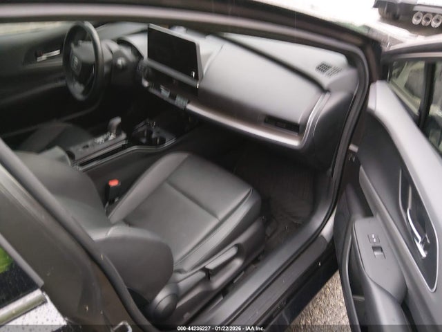 JTDACAAU3P3014745 Toyota Prius Limited