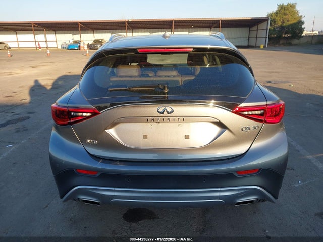 SJKCH5CR1JA048550 Infiniti Qx30 Premium