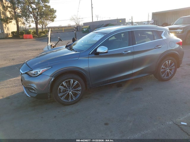 2018 INFINITI QX30 SJKCH5CR1JA048550 Photo 1