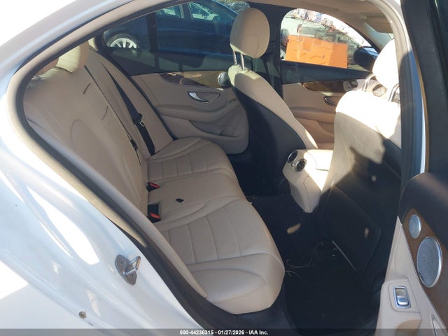 Продажа на аукционе авто 2017 Mercedes-benz C 300, vin: WDDWF4JB7HR253586, номер лота: 44236315