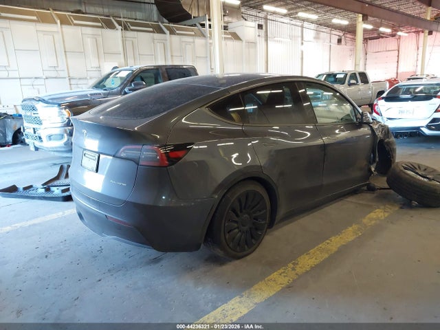 2023 TESLA MODEL Y 7SAYGDEE9PF938779 Photo 3