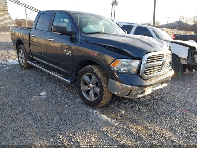 2017 RAM 1500 1C6RR7LG6HS559543