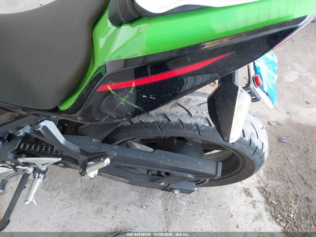 JKAEXKG18NDAF7227 Kawasaki EX400