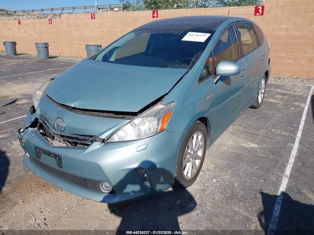 Toyota Prius V Five 2014 JTDZN3EU0E3296293 Image 2