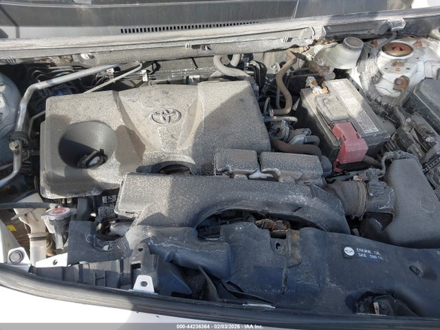 2T3P1RFV8KW011717 Toyota Rav4 Xle