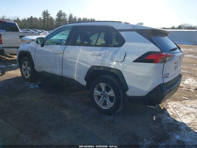2T3P1RFV8KW011717 Toyota Rav4 Xle