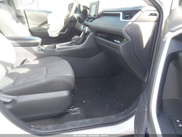 2T3P1RFV8KW011717 Toyota Rav4 Xle