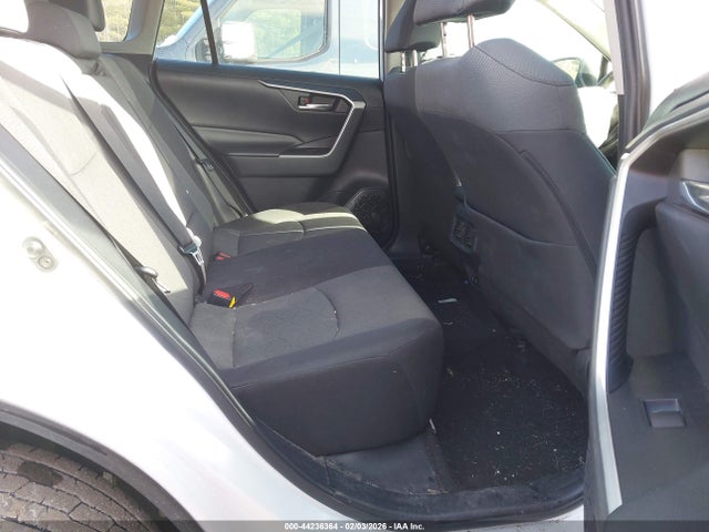 2T3P1RFV8KW011717 Toyota Rav4 Xle