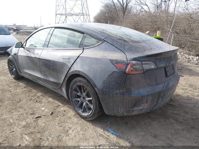 2022 TESLA MODEL 3 5YJ3E1EB1NF190947 Photo 2