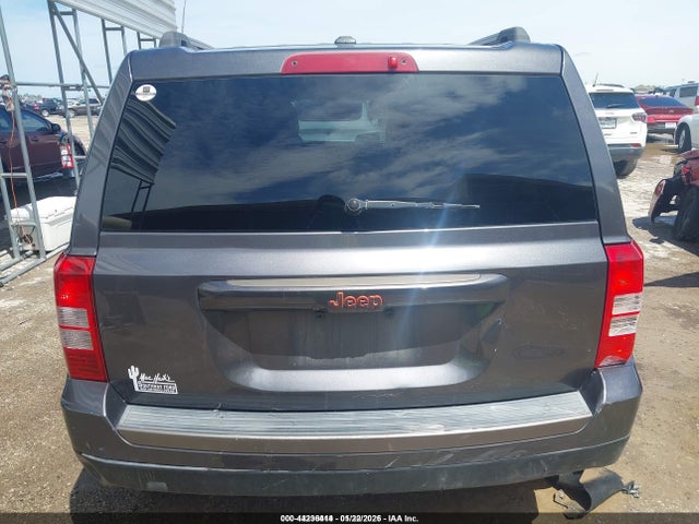 1C4NJPBB2GD774750 Jeep Patriot 75th Anniversary