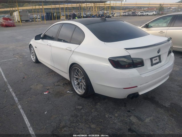 2012 BMW 528I WBAXG5C59CDY29707 Photo 2
