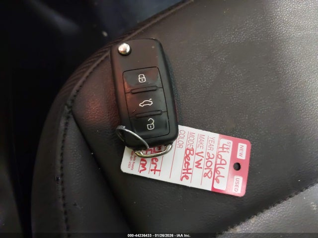 2018 VOLKSWAGEN BEETLE 3VWJD7AT3JM701024 Photo 10