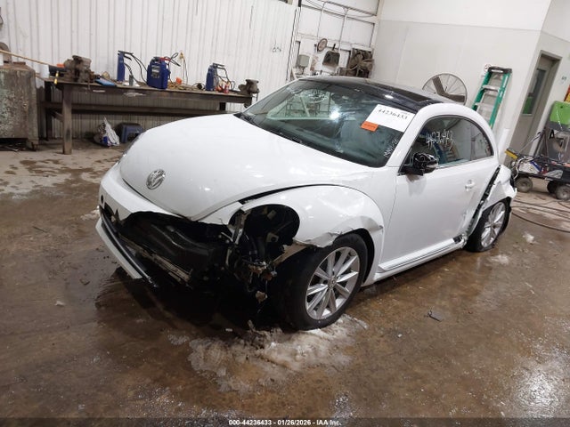 2018 VOLKSWAGEN BEETLE 3VWJD7AT3JM701024 Photo 1