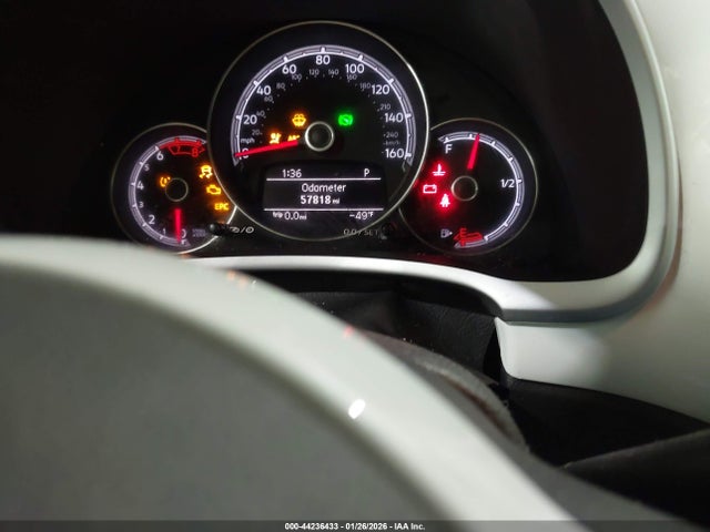 2018 VOLKSWAGEN BEETLE 3VWJD7AT3JM701024 Photo 6