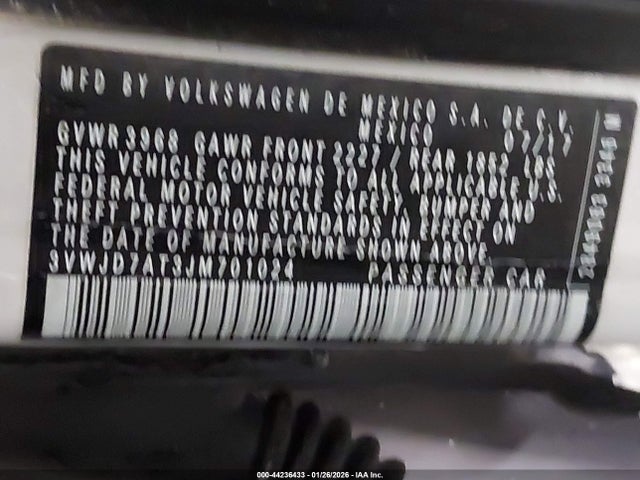 2018 VOLKSWAGEN BEETLE 3VWJD7AT3JM701024 Photo 8