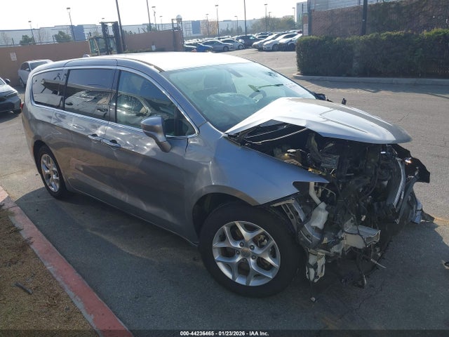 2018 CHRYSLER PACIFICA 2C4RC1FG3JR126109