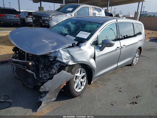 2018 CHRYSLER PACIFICA 2C4RC1FG3JR126109 Photo 1