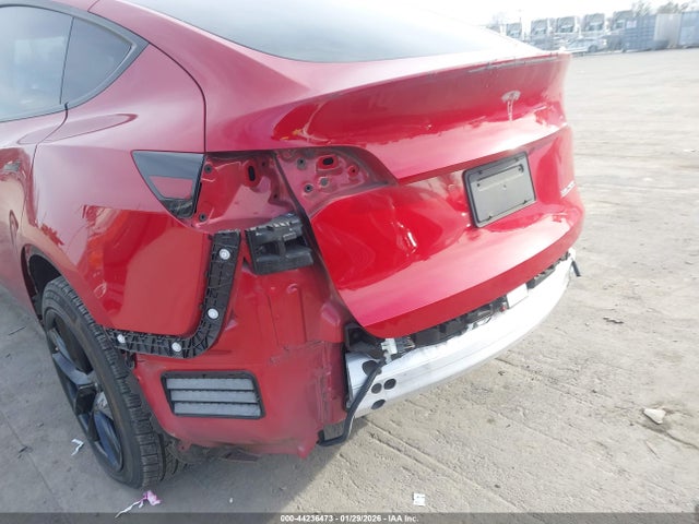 5YJYGDEF8LF019145 Tesla Model Y Long Range Dual Motor All-wheel Drive/performance Dual Motor All-wheel Drive
