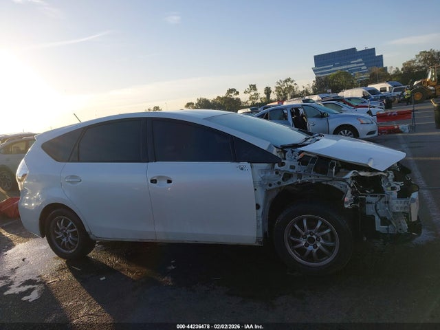 Toyota Prius V Three 2014 JTDZN3EU5EJ008182 Image 14