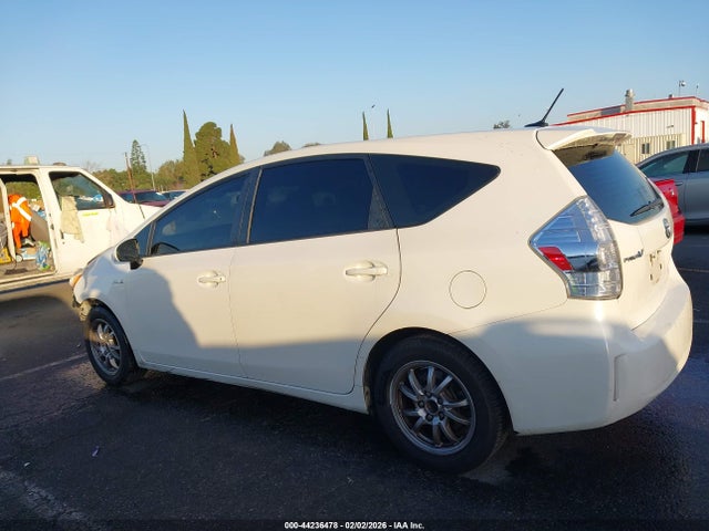 Toyota Prius V Three 2014 JTDZN3EU5EJ008182 Image 15