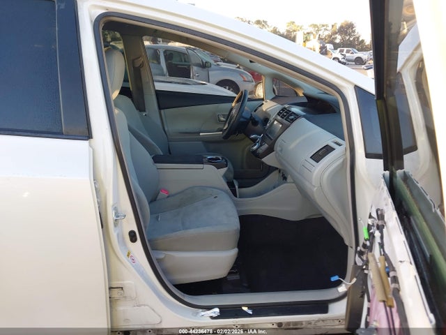 Toyota Prius V Three 2014 JTDZN3EU5EJ008182 Image 5