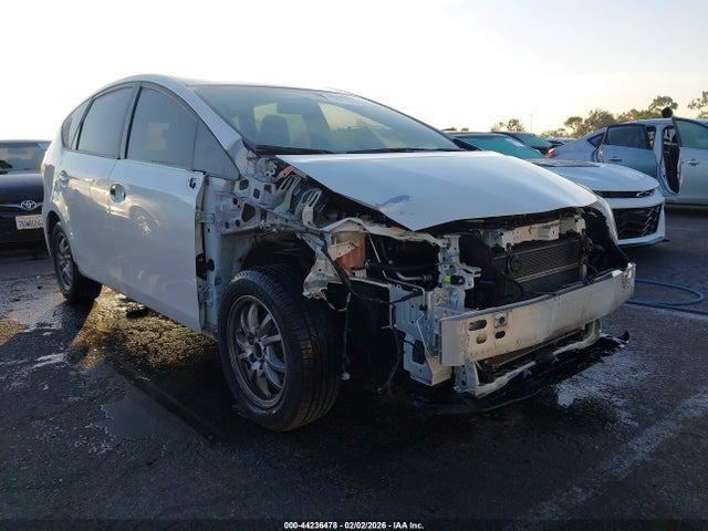 Toyota Prius V Three 2014 JTDZN3EU5EJ008182 Image 6