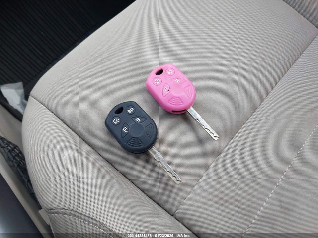 1FMCU9GX9GUA80485 Ford ESCAPE SE