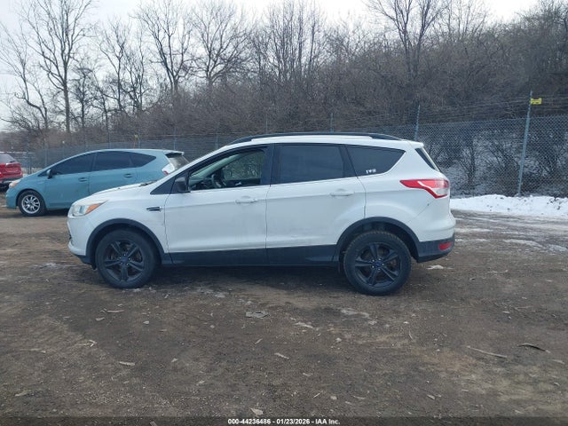 1FMCU9GX9GUA80485 Ford ESCAPE SE