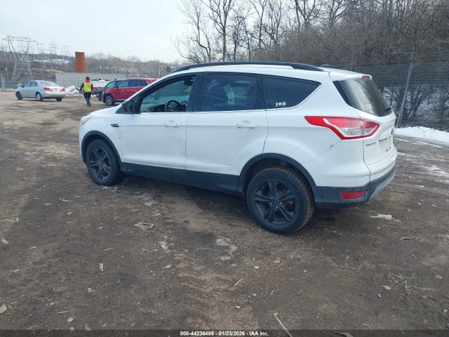 1FMCU9GX9GUA80485 Ford ESCAPE SE