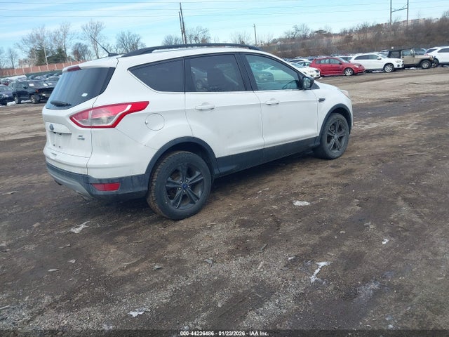 1FMCU9GX9GUA80485 Ford ESCAPE SE