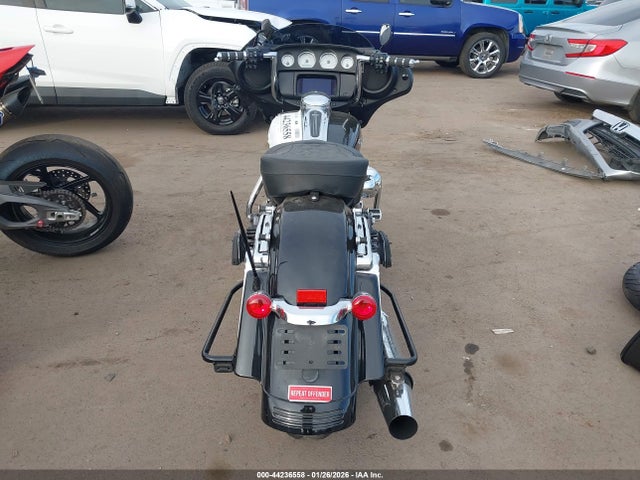 2020 HARLEY-DAVIDSON FLHX 1HD1KBC16LB676426 Photo 5