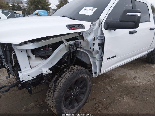 44236588 :رقم المزاد ، 3C63R5DL5SG501797 vin ، 2025 Ram 2500 Big Horn  4x4 6'4 Box مزاد بيع