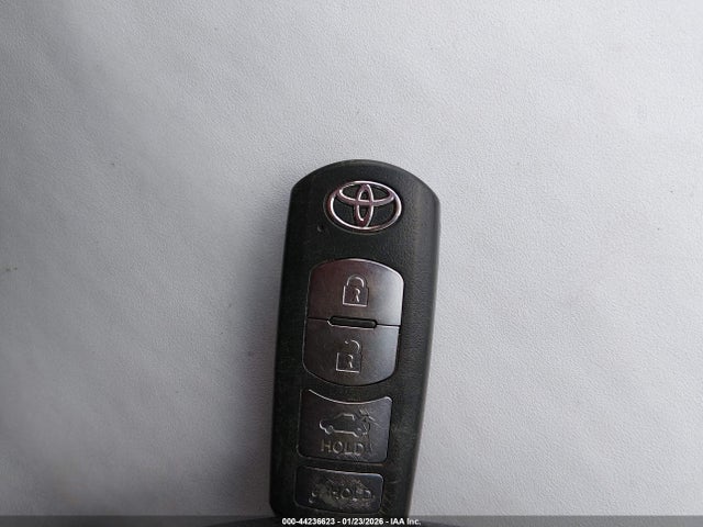 3MYDLBYV2HY184655 Toyota YARIS IA