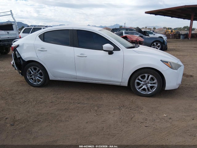 3MYDLBYV2HY184655 Toyota YARIS IA