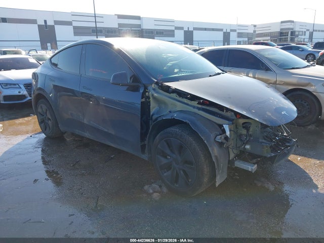 2024 TESLA MODEL Y 7SAYGDEEXRA323125 Photo 0