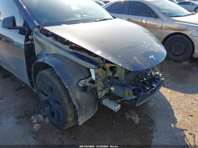 7SAYGDEEXRA323125 Tesla Model Y Long Range Dual Motor All-wheel Drive