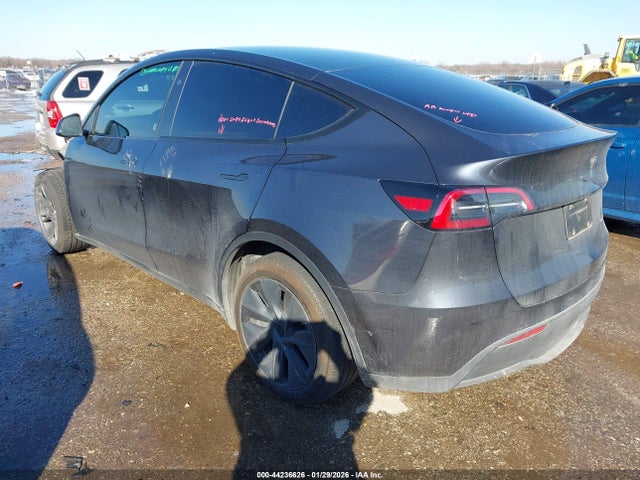 2024 TESLA MODEL Y 7SAYGDEEXRA323125 Photo 2